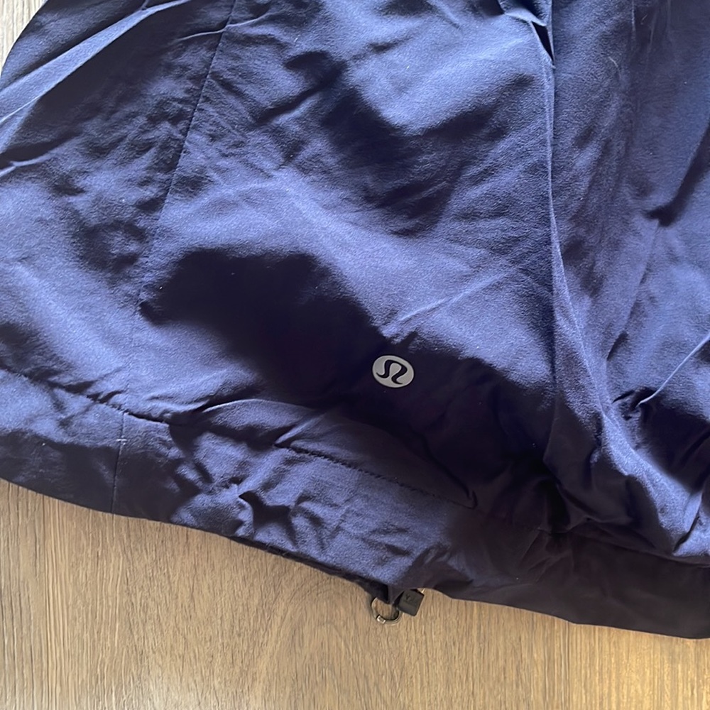 Lululemon Light Weight Jacket Size 4 - Picture 5 of 5